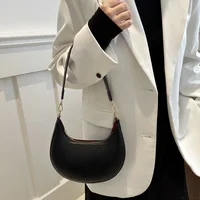 Nouveau sac de Baseball en forme de lune haut de gamme à la mode montrant un sac à bandoulière unique pour femmes de luxe sacs à main élégants pour dames bolso mujer 4