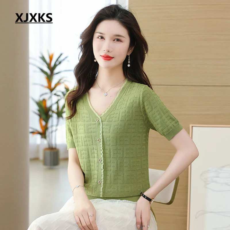 

XJXKS 2023 Summer New High-end Mulberry Silk Knit Pullover Short-sleeved Tops Fashion V-neck Women's T-shirt