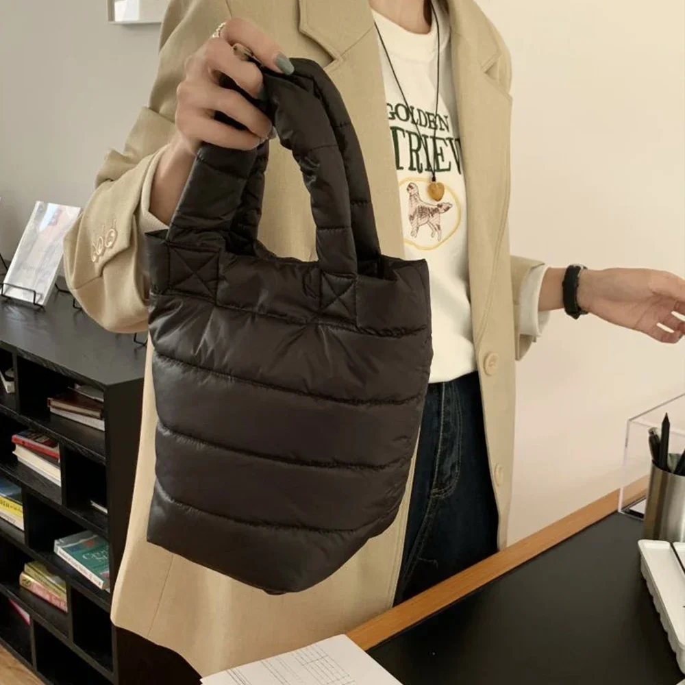 

Winter Nylon Bucket Bag Puffy Quilted Women Handbags Cotton Padded Space Bags for Women Soft Light Designer Bag Female Purses