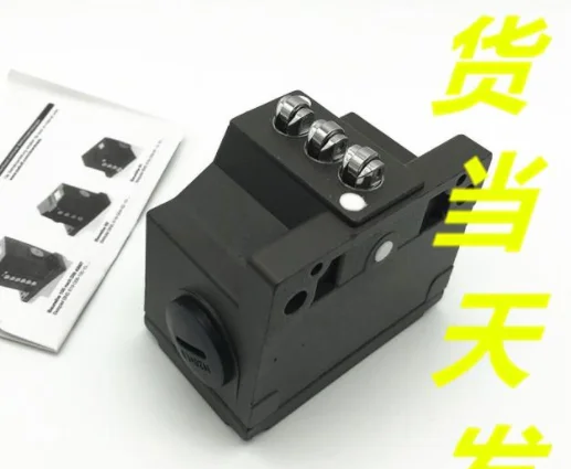 

Тактный выключатель BNS 819-B03-D12-61-12-3B