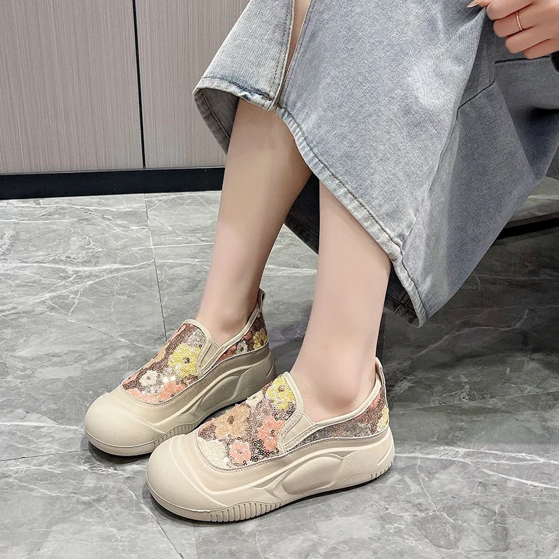 

2024 Spring and Autumn New Flower Sequin Thick Sole Lefu Shoes, Breathable and Fashionable Casual Single Shoes