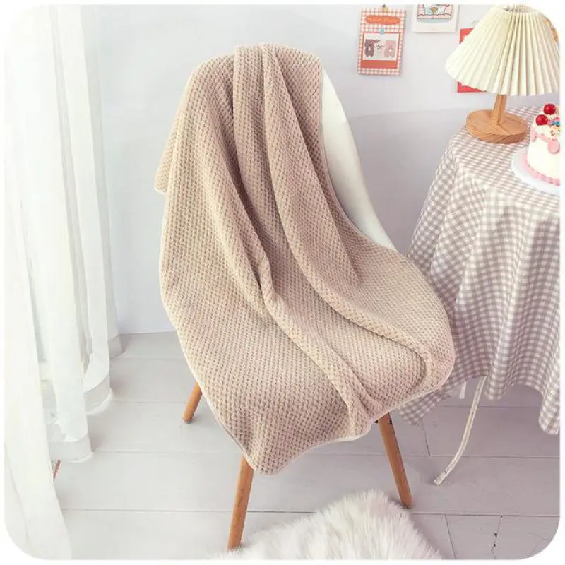 

Pure color bath towel is softer than pure cotton, absorbs water, dries quickly, does not shed hair, and can be worn in the bath