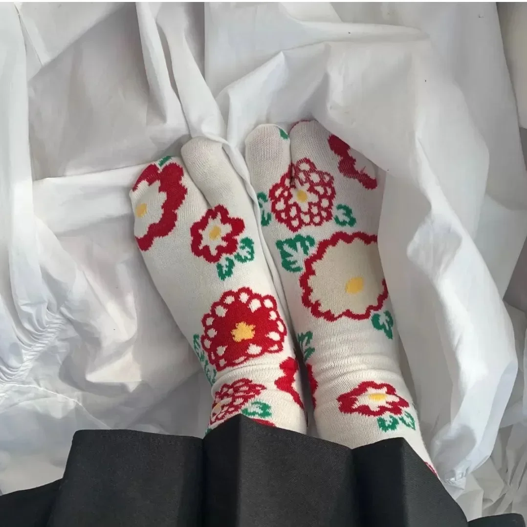 10Pcs/lot Multi-color Jacquard Carrot Chestnut Flower Literary Cute Two-toe Socks Middle Tube Tabi Split Toe INS Tide Socks