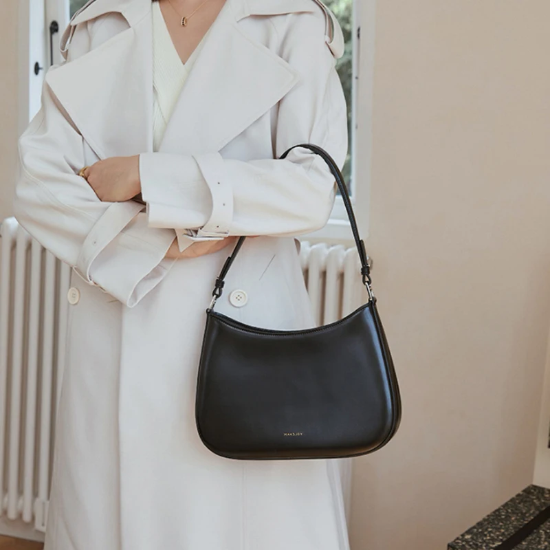 Рисунок 6 - Женская маленькая сумка через плечо