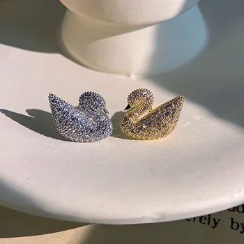 Elegant Zirconia Swan Earrings High-End Feels 925 Silver Needle Unique Ear Decorations Fashionable Classic Jewelry