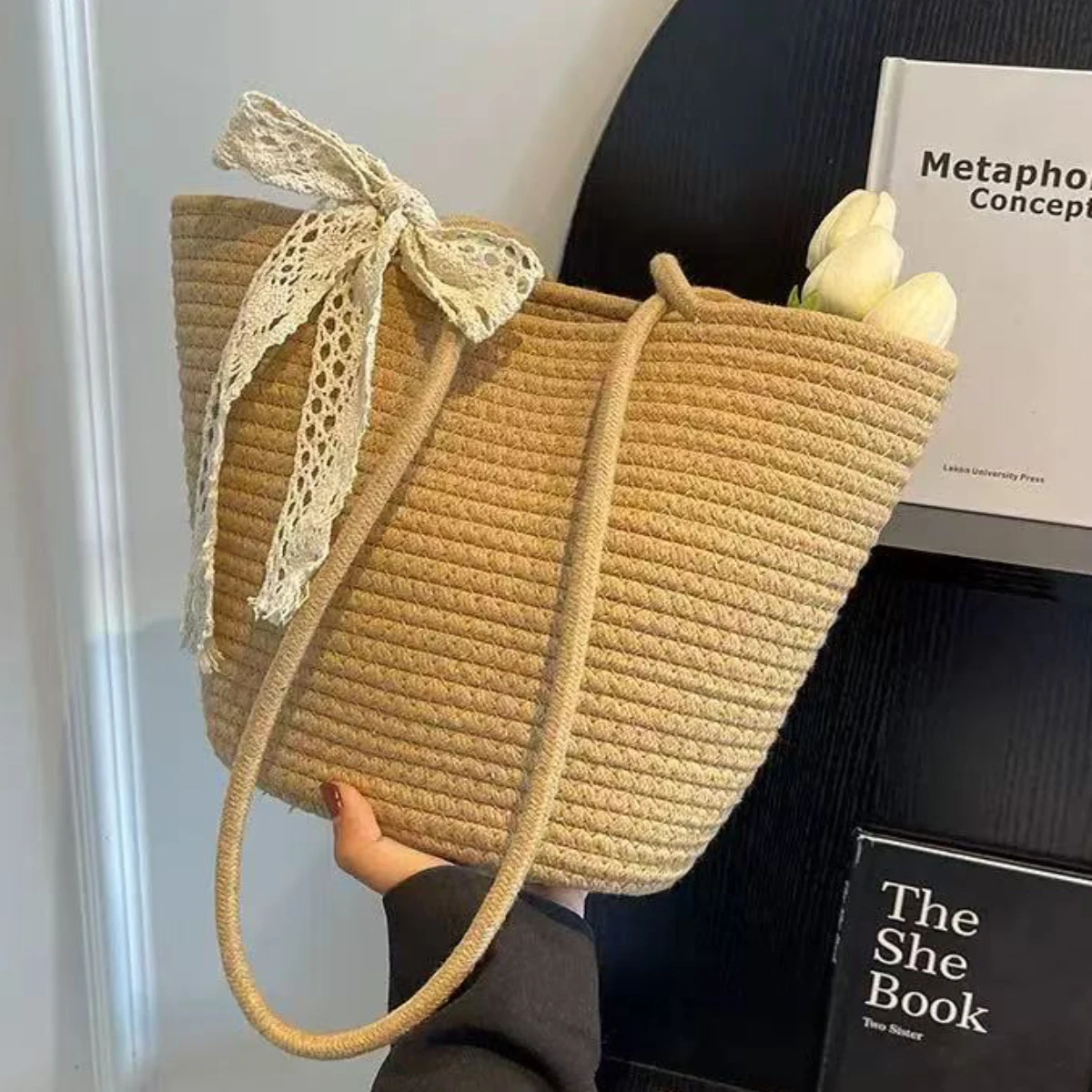 Woven Straw Bag for Women, Large Capacity, Wool and Cotton Thread, Fashionable Autumn and Winter Versatile Shoulder Bag, Beach Bag, Tote Bag for Commuting to Work