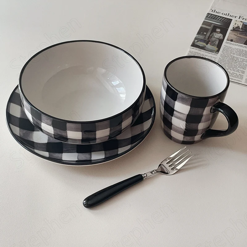 https://ae01.alicdn.com/kf/S1d2db5737f37433b8c520bdaf18e0191u/Glaze-Color-Black-and-White-Checkered-Ceramic-Plate-Chinese-Modern-Simple-Coffee-Cup-Afternoon-Tea-Cake.jpg