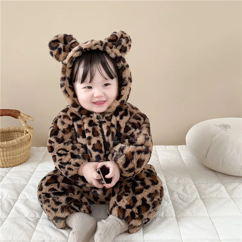 

Winter 2023 Ins Newborn Girls Jumpsuit Plush Hairy Hooded Plus Thick Warm Baby Girls Rompers Leopard Infant Girls Bodysuit