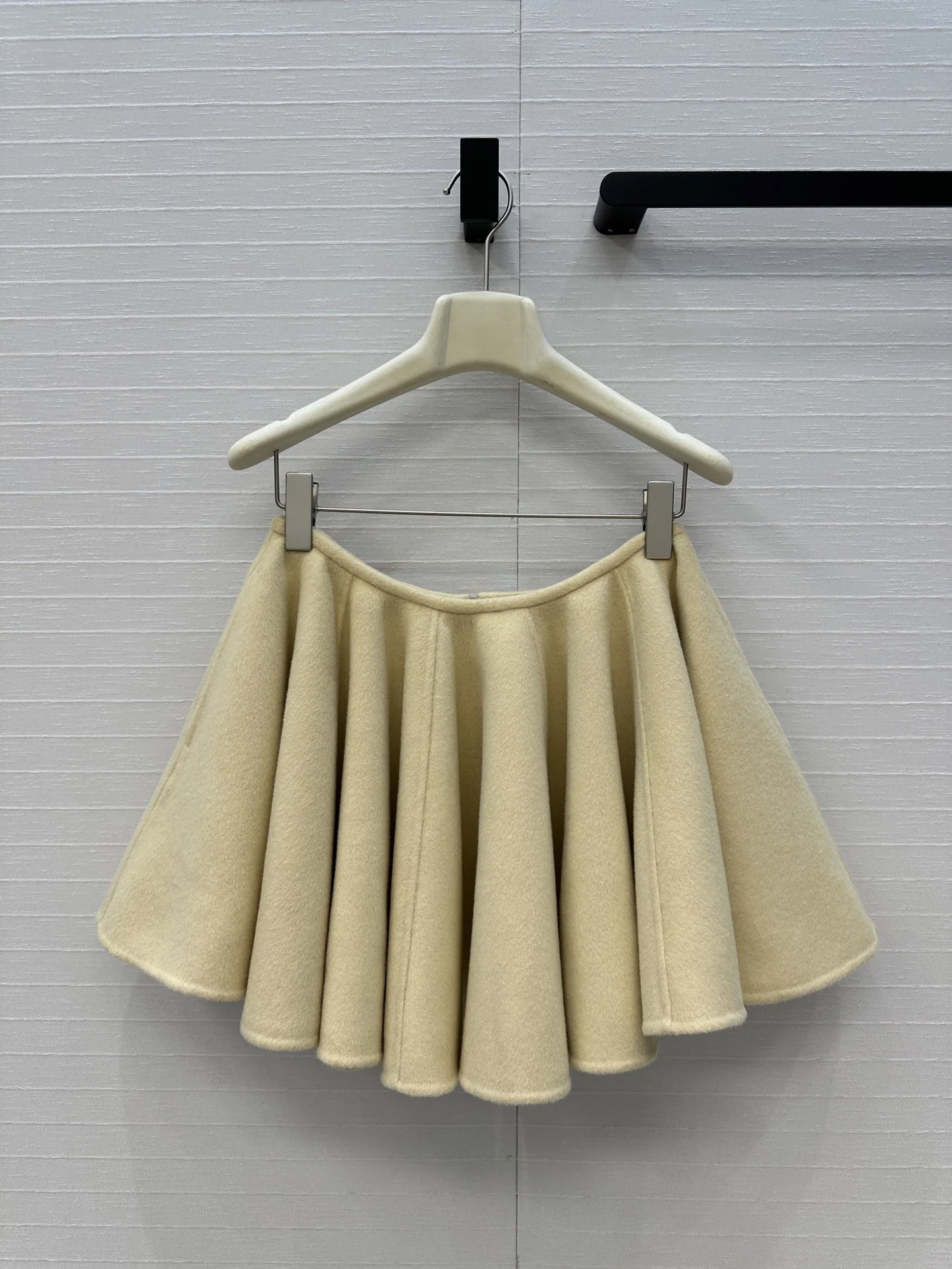 Skirt side view