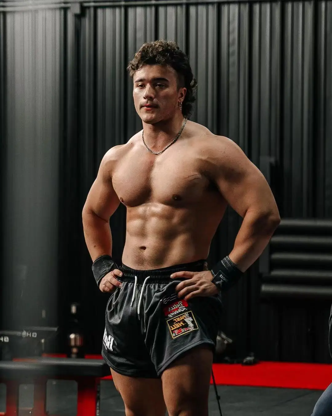 

2023 NEW Shorts Men Fitness Shorts Beach Pants Basketball Training Pants Street Trend Sweatpants Mesh Breathable Beach shorts