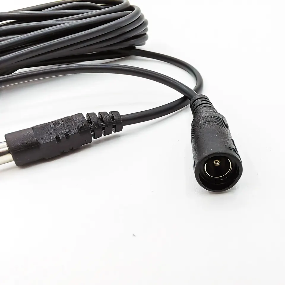 Cavo Prolunga DC 5 Metri Maschio-Femmina 2.1mm Per Telecamere CCTV E Strisce LED