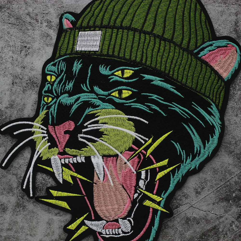 Description Picture 5 of itemEmbroidery Cat and dog Craft Patches Iron on for Clothes Diy Custom Jackets Sewing Cartoon Stickers