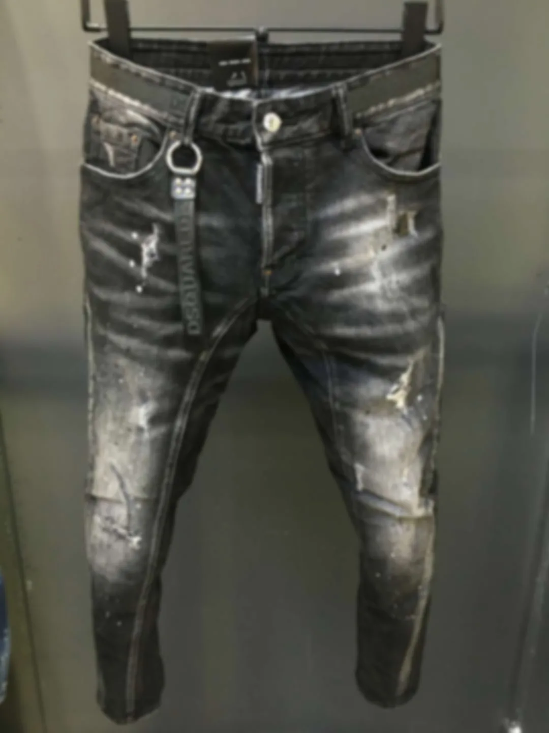 

Spring and summer 2023 new D2 fashion men wash wear hole patch paint three-dimensional cutting feet black jeans man