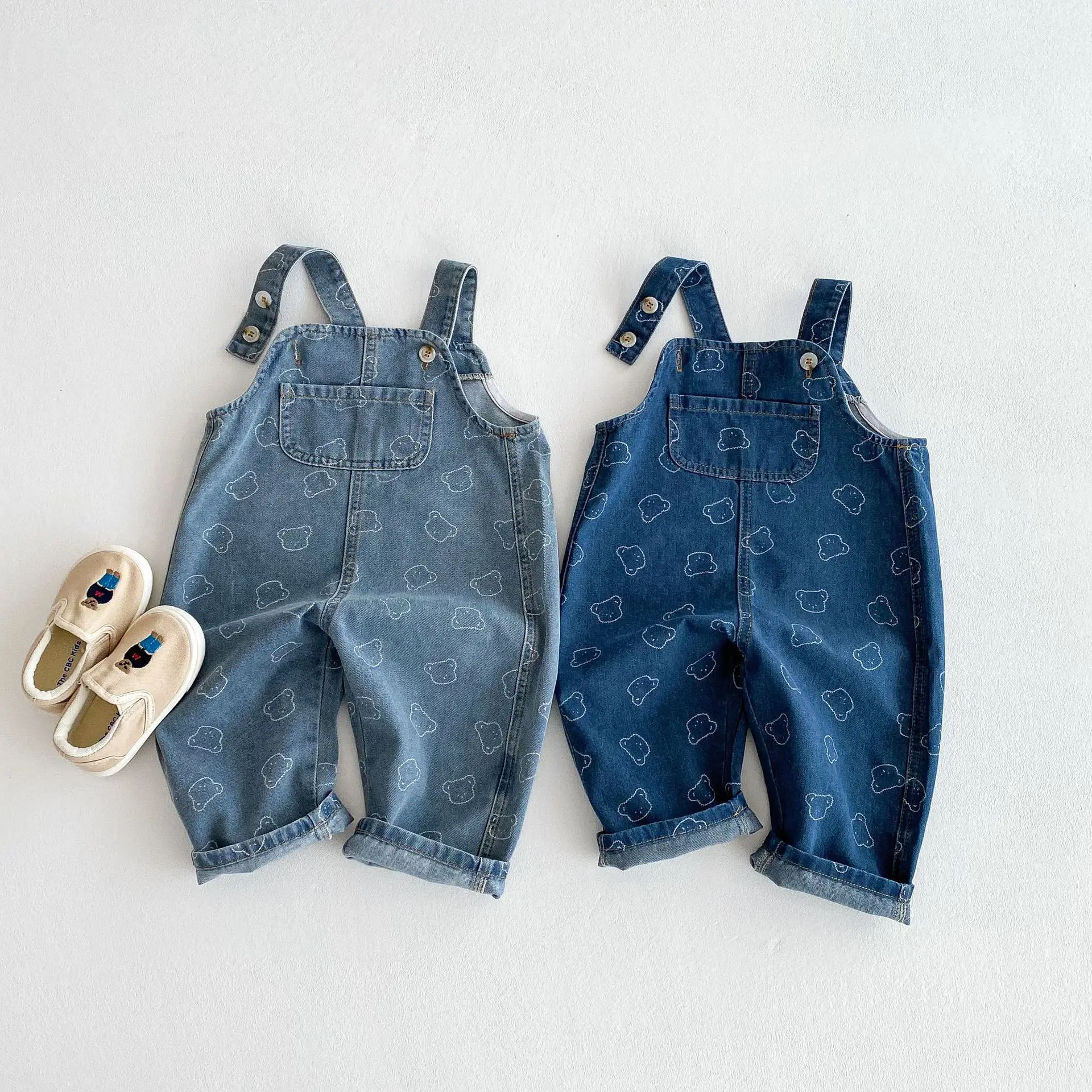 2025 Spring New Children Loose Denim Overalls Cotton Baby Girls Cartoon Bear Print Casual Pants Boys Strap Trousers Kids Jeans