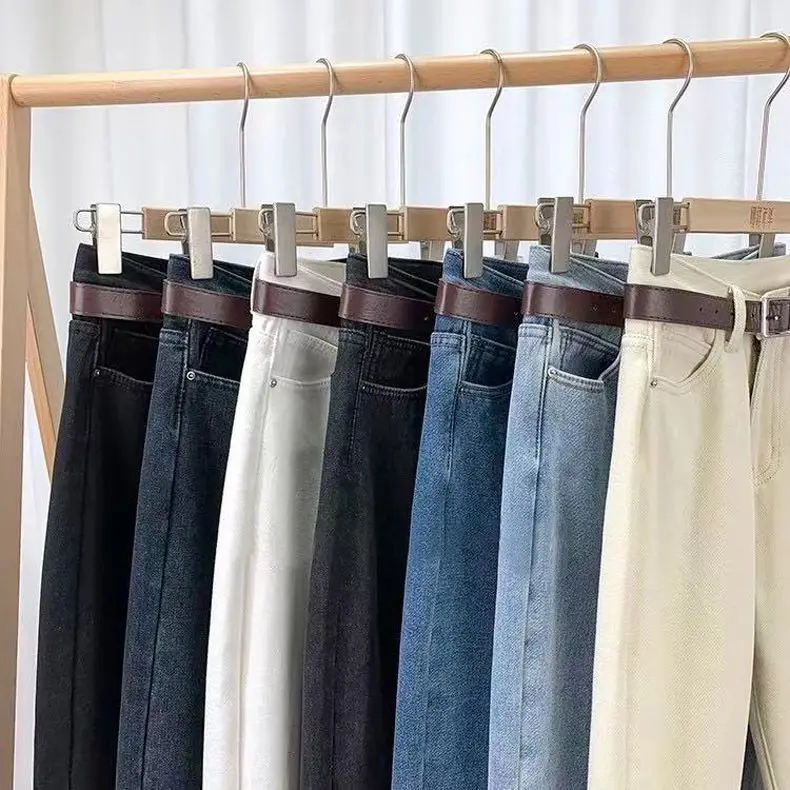 Warme, hoch taillierte Dad-Jeans aus Samt für Damen im Herbst- und Winter-Look. Schlanke, lockere, dicke und weite Beinhosen mit Karotten-Chic – Detail 17