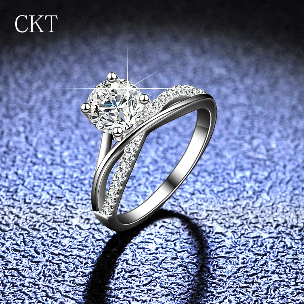 Stunning Platinum PT950 Rings with 1 Carat D Color Moissanite Diamond and Baguette Diamonds for Women Jewelry for Women
