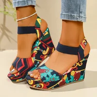 Chaussures pour femmes 2025 nouvelles femmes sandales à talons compensés rétro ethnique impression plate-forme sandales dames décontracté confortable sandales d'extérieur 2