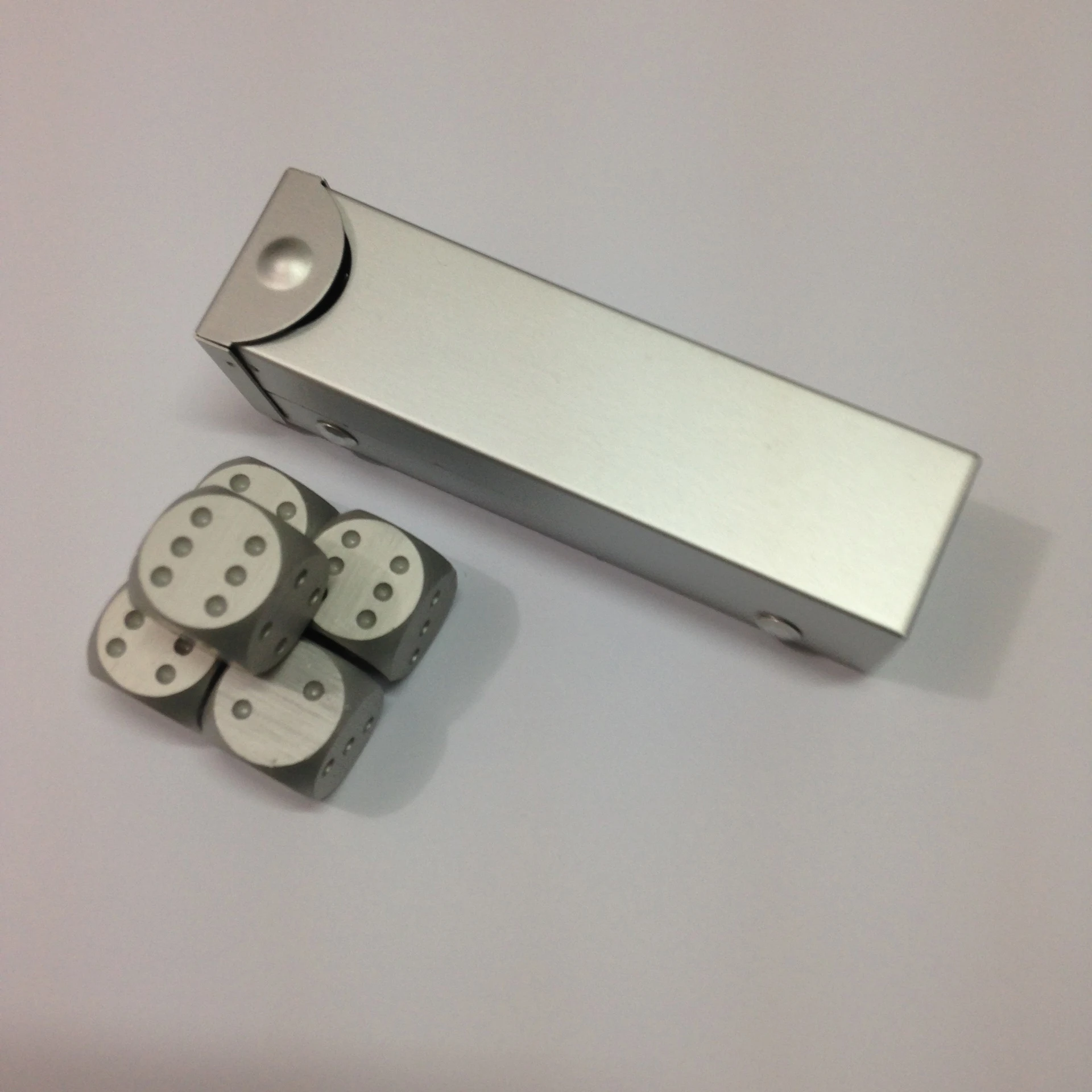 1/2/4PCS Wine Durable Versatile Metal Dice Set Innovative Portable Aluminum Alloy Accessories Whisky Dice Stones Stylish