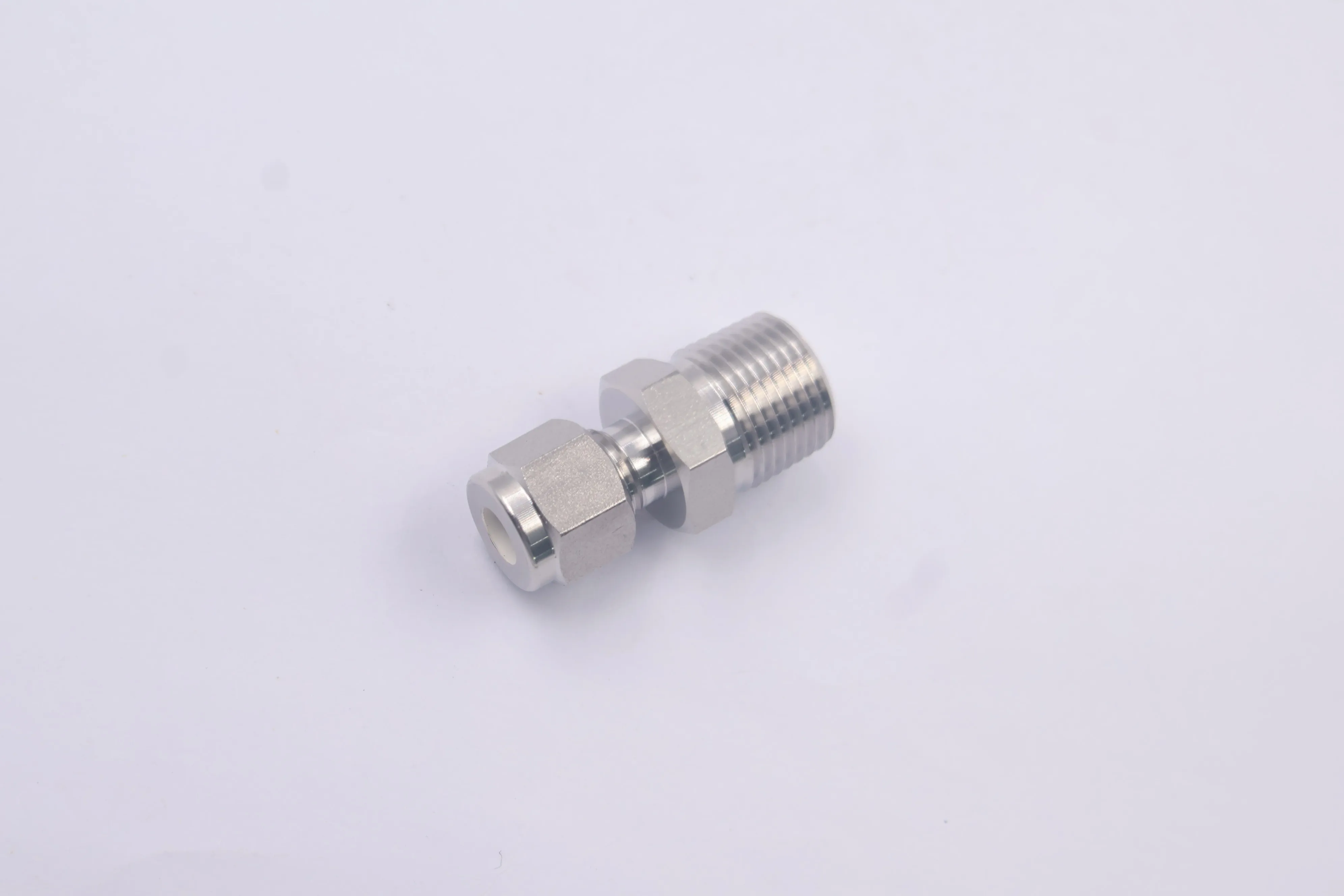 SS-400-1-6BT, Tube Fitting, Bored-Through Male Connector, 1/4 in. Tube OD x 3/8 in. Male NPT, Can Combination with Swagelok