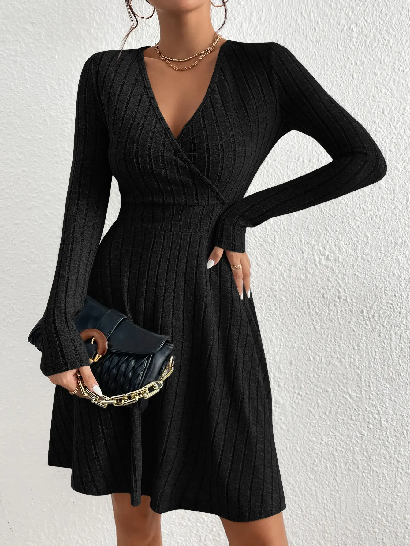 Autumn and Winter New Women's Knitted Slim Sexy Sheath Dress Waist Slimming Inside a Short Bag Hip Little Black Dress 3
