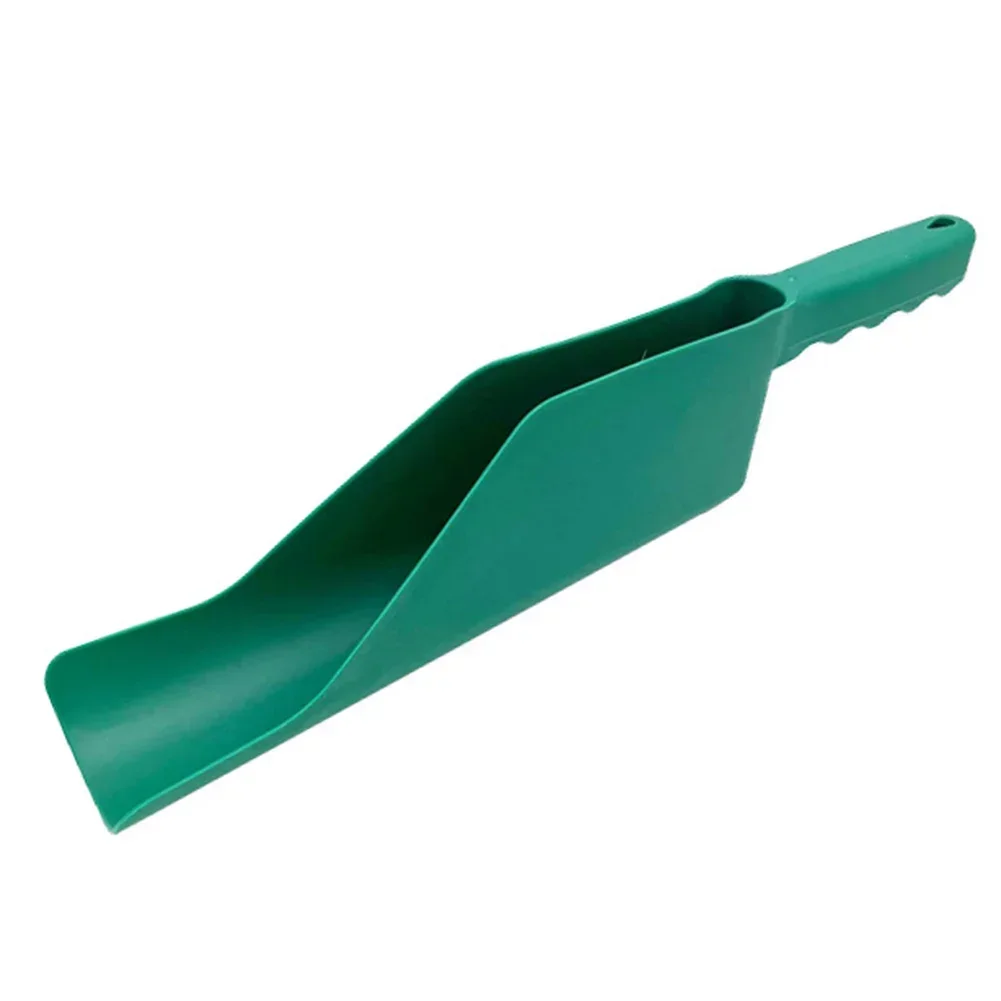 Garden Reusable Plastic Cleaning Shovel Scoop Used To Cleaning Leaves Roof and Gutters Garden Tool