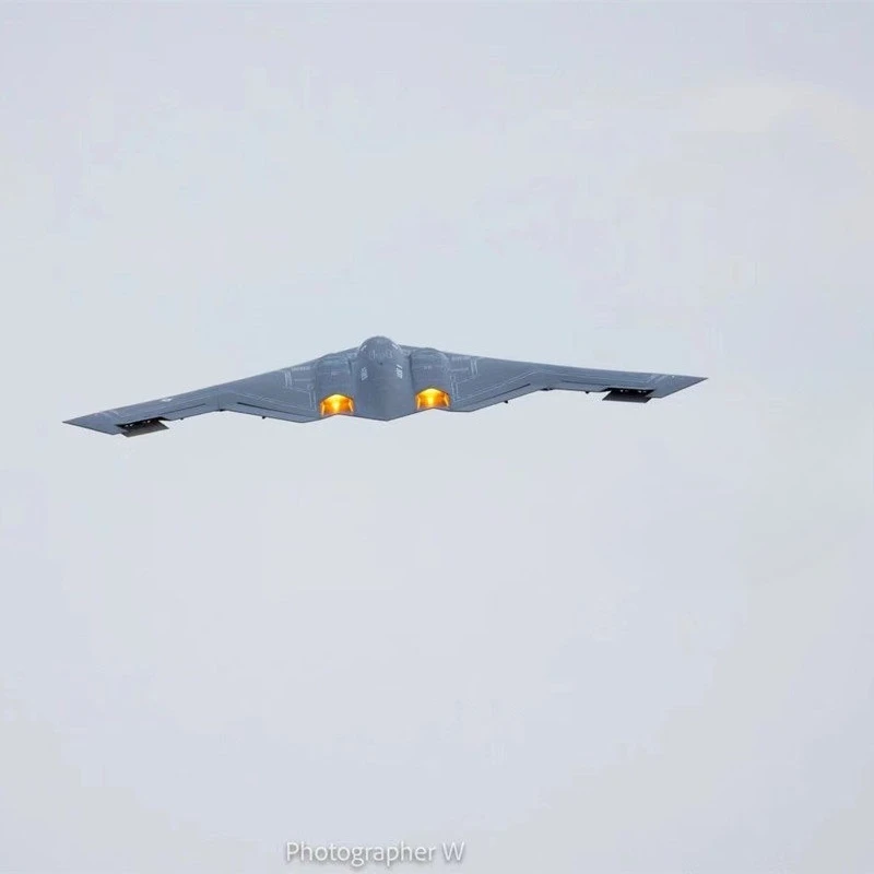 Feu arrière LED bleu variable pour avion RC Adventurer - Pièce de rechange