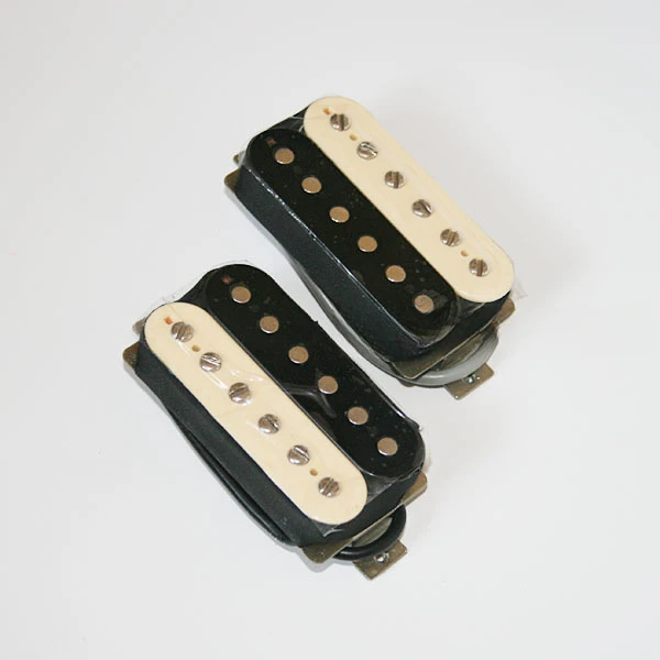 

A set of TONERIDER AC4 ALNICO IV CLASSICS Guanzi Di Zebra Electric Guitar Pickups