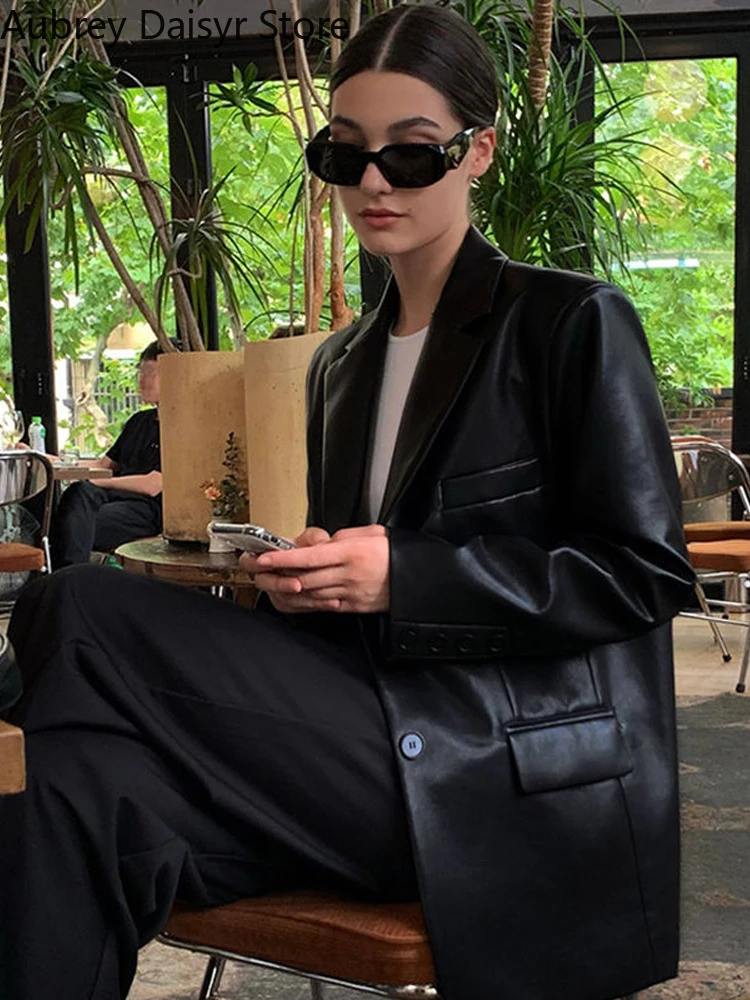 Рисунок 2 - Женский однобортный Блейзер в стиле панк