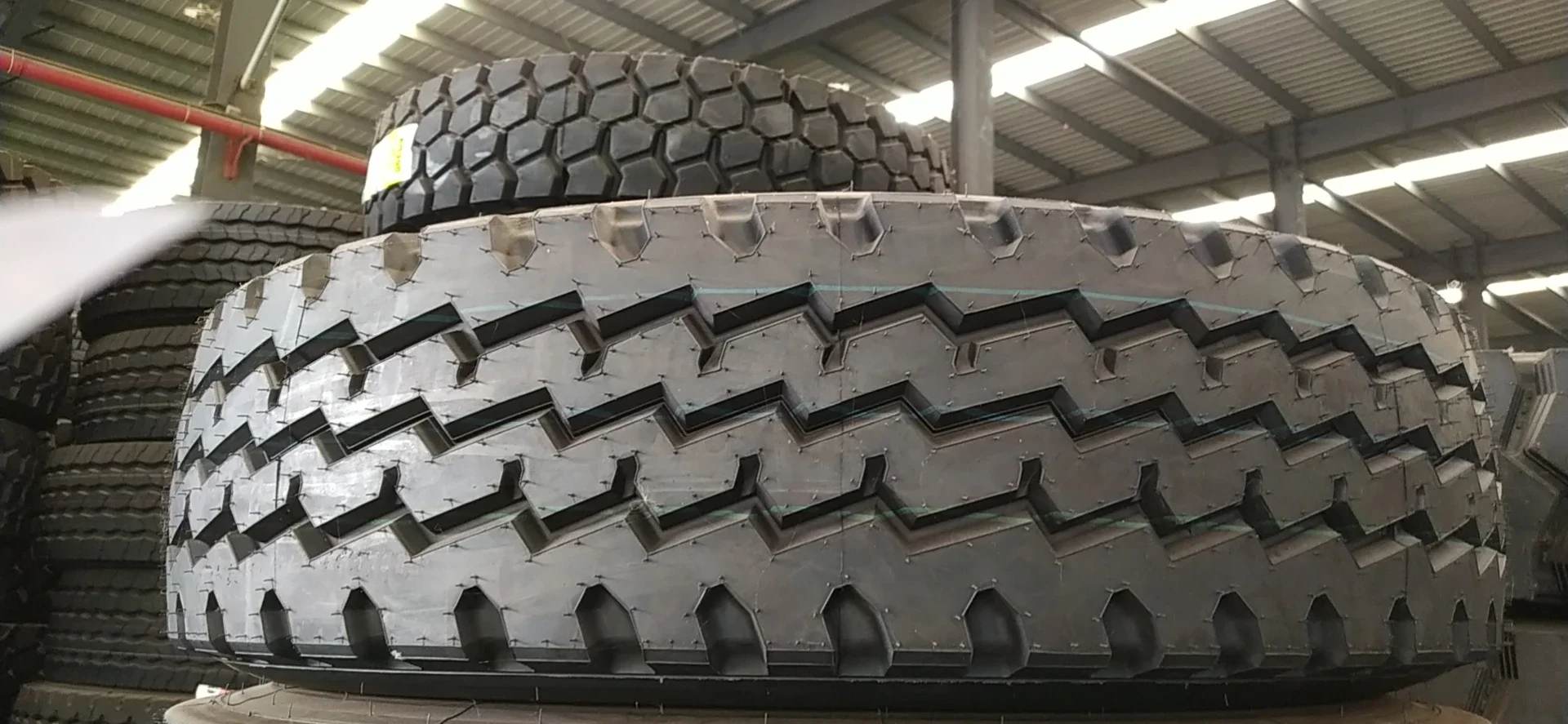 Aulice Heavy Duty Truck Bus TBR Trailer Tyre Tire 315/80R22. AR819