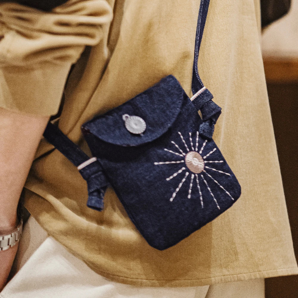 Vintage Embroidered Denim Messenger Bag Ethnic Style Patchwork Mobile Phone Bags Unisex Versatile Small Accessory