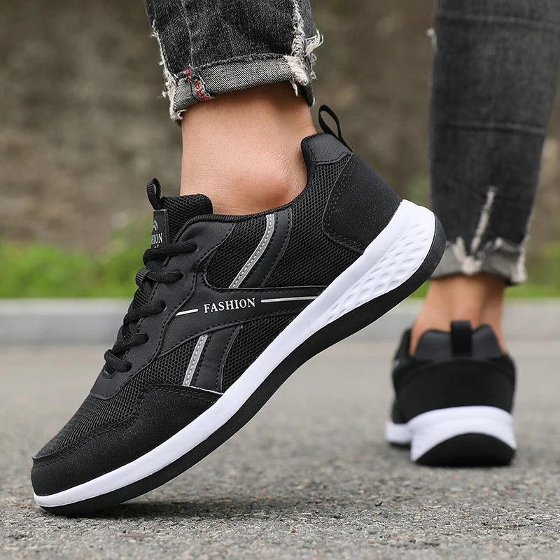 New Men's Skateboarding Shoes Trendy Color Blocking Design Breathable Running Shoes Super Light Dry Comfortable Lace Up Sneakers