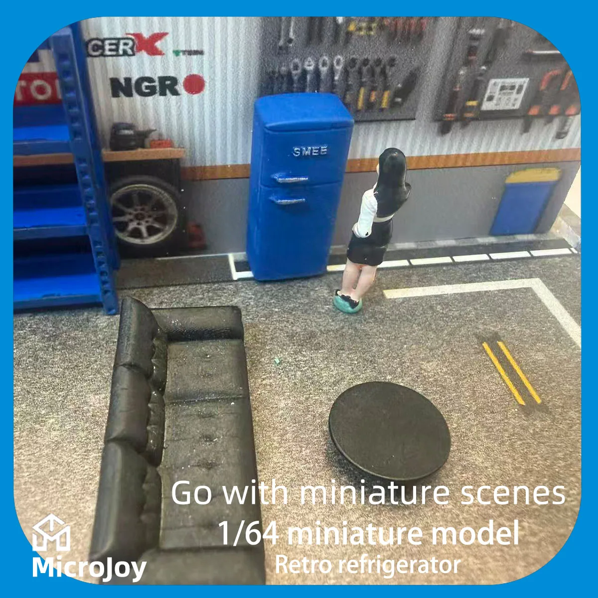 상세한 장면: 1:64 스케일 미니어처 모델 수리점, 미니 빈티지 냉장고 장식품, 빈티지 장식이 있는 자동차 모델 장면