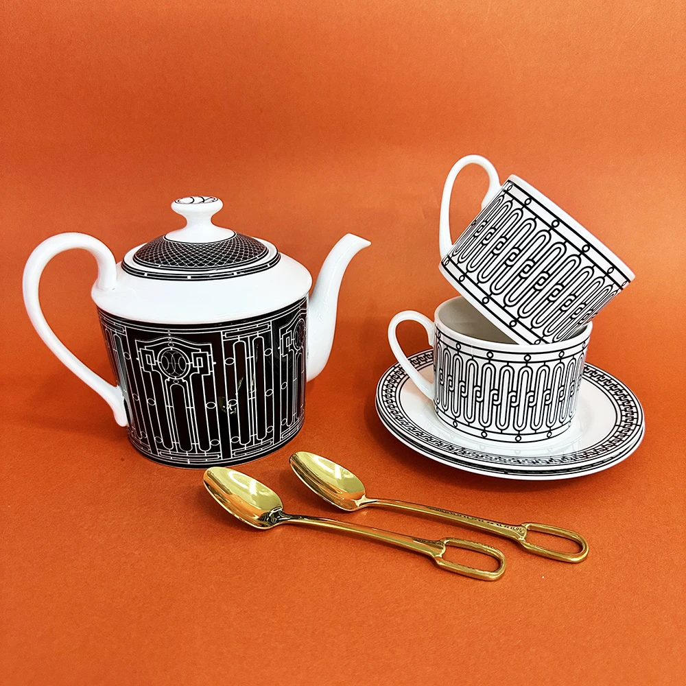 Coffee Cup Saucer Set Luxury Ceramic Tulip Coffee Pot With Hand and Dish Milk Tea Cappuccino Tableware