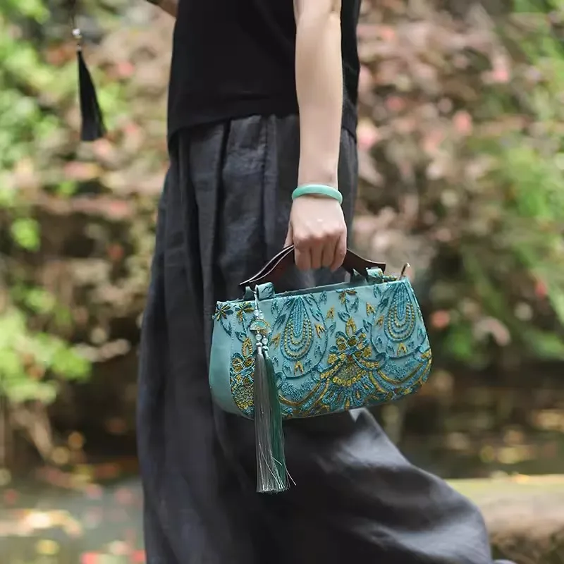 NEW Lace Embroidery Flower Bag Vintage Fashion Style Bags Women's Handbags Purse Top Handle Shell Lock Bags Fringe Tassel