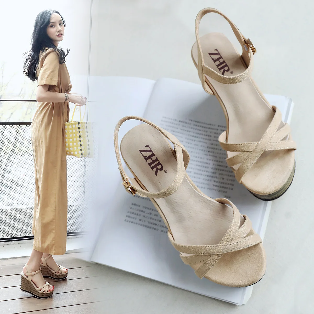 

One line sloping sandals for women in 2024 summer new thick soled fashion Roman shoes with high heels for women