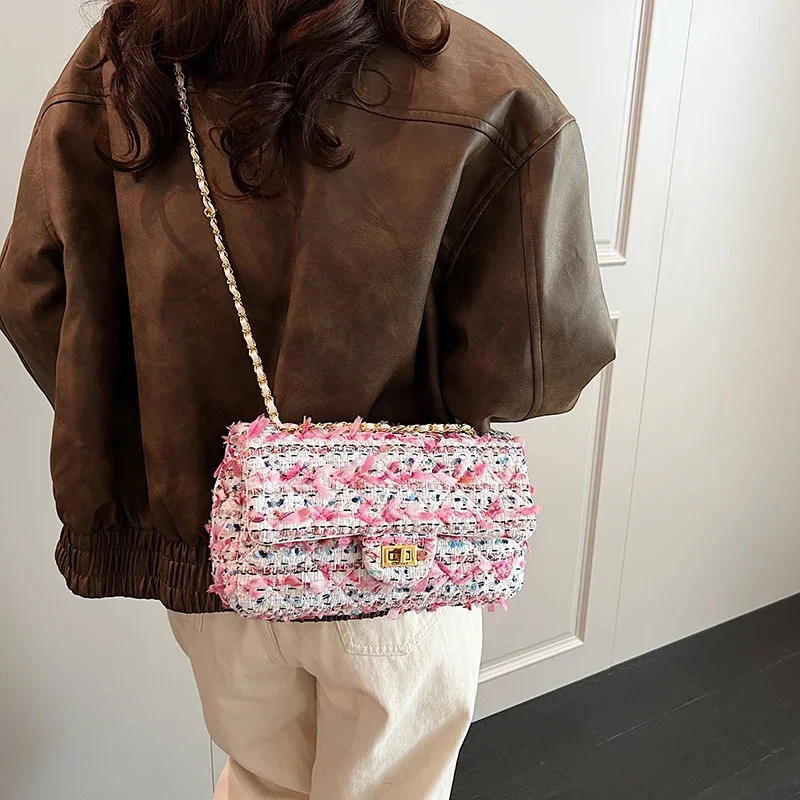 حقيبة دي كتف نسائية صغيرة – كروس قماش أنيق