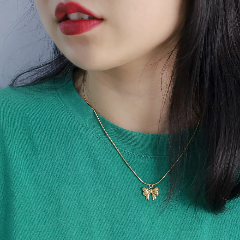 18K Gold Plated Texture Twist Heart Chunky Hollow PVD Oval Pendant Necklace Sweet Cute Bowknot Zircon Snake Chain Choker Bijoux