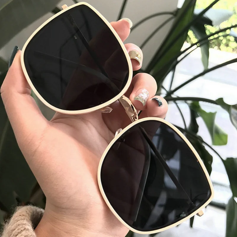 

Fashion Sunglasses European and American Metal Small Square Frame Korean Version Glasses Retro Square Sunglasses UV Protection
