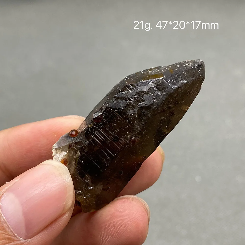 100% natural garnet rough crystal mineral specimen quartz cure specimen