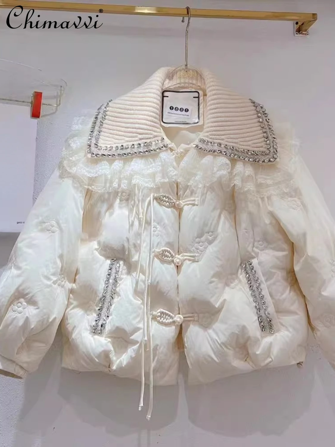 

Down Jacket Women's 2023 Autumn Winter New Korean Sweet Heavy Rhinestone Doll Collar Vintage Buckle White Duck Down Warm Coat