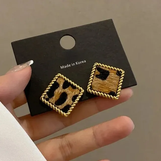 Autumn Winter Models Leopard Print Plush Earrings Female Korean Temperament Fashion Cold Wind Retro Earrings Jewelry Wholesale 4