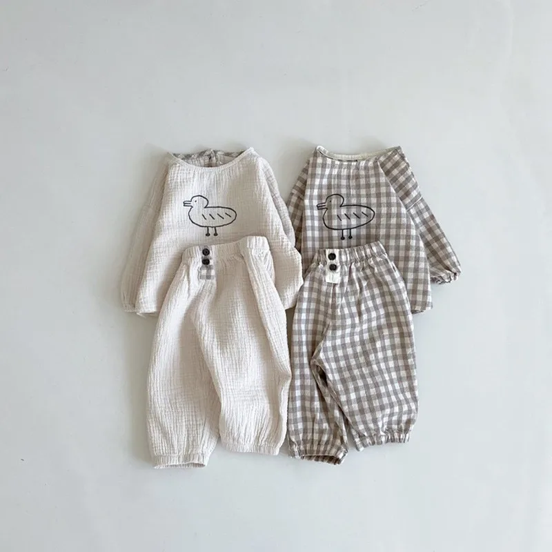 2022 New Baby Cotton Linen Clothes Set Plaid Cartoon Casual Tops + Pants 2pcs Baby Set Cute Boy Girls Comfortable Infant Outfits Baby Clothing Set discount
