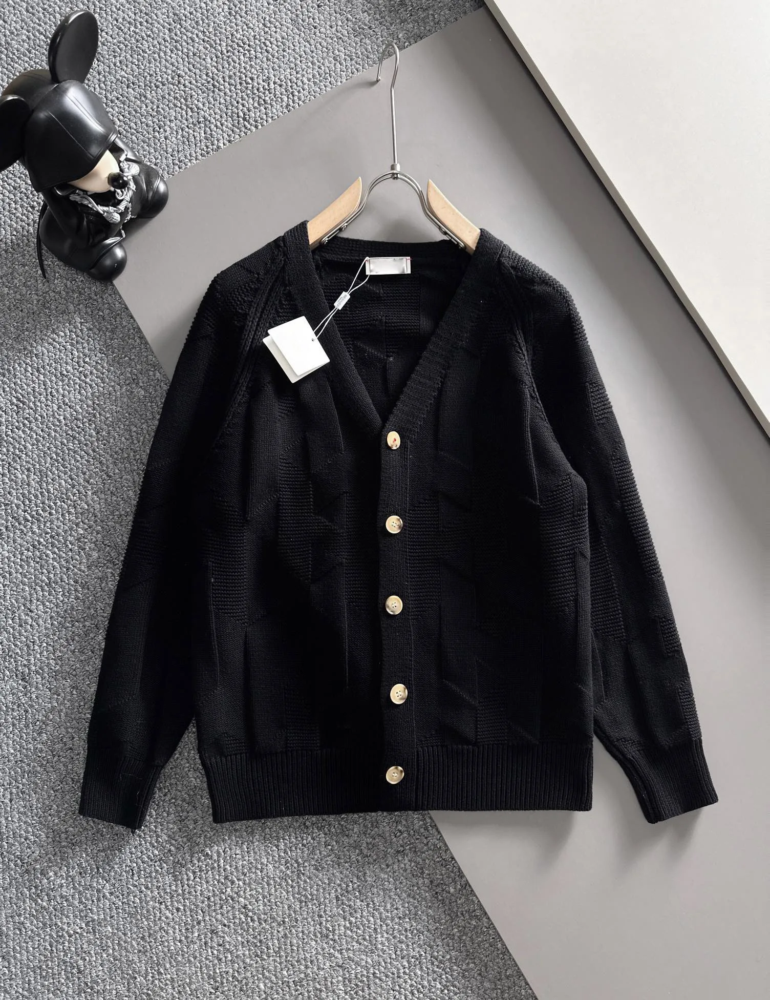 

2023 Women's Clothing Thick and warm knitted sweater in classic colors Autumn Winter New 1.2301