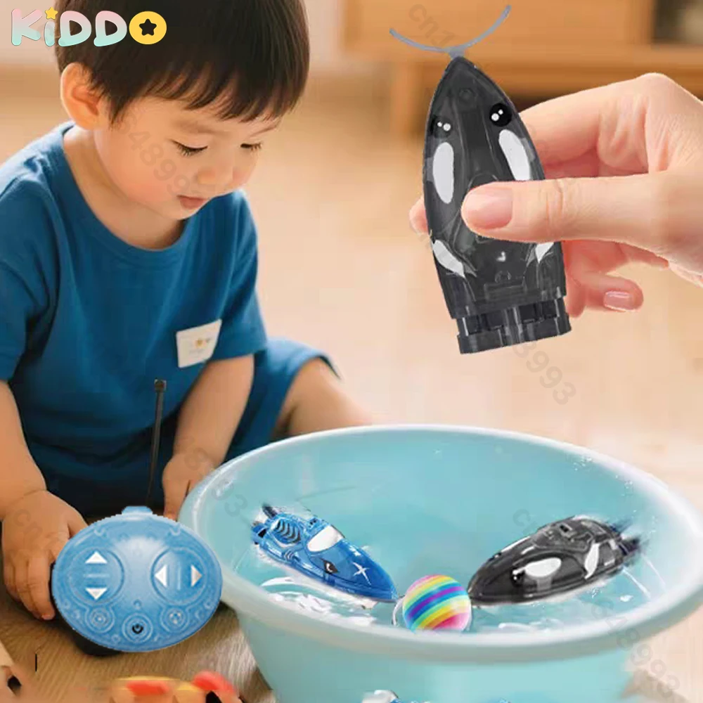 قارب RC صغير دفع الكرة عالية السرعة مصباح ليد 2.4...