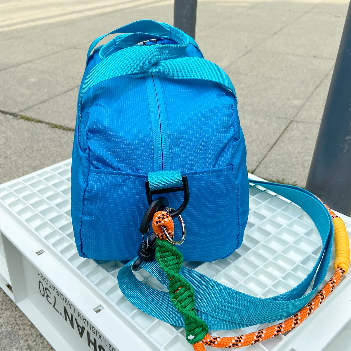 Sports Outdoor Crossbody Bag for Women, Yoga Bag, Versatile Ins Fitness Handbag, Fashionable Shoulder Mini Mobile Phone Bag, Hiking, Climbing and Shopping