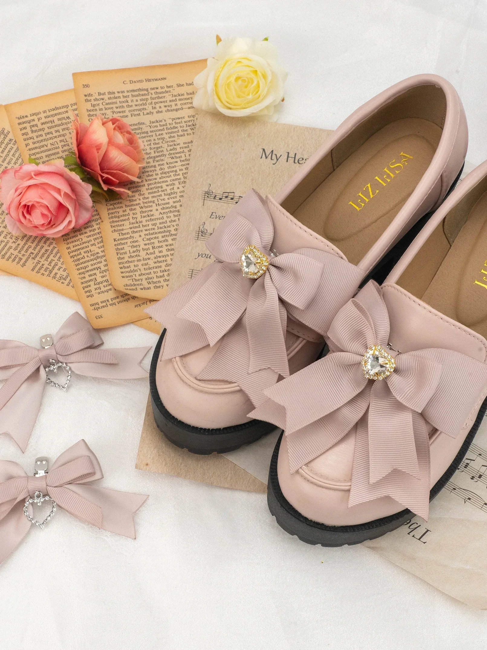 Sweet and Cute Japanese-Style Pearl Diamonds Women Shoes Decorations Fashion Beautiful High-End Elegant Bow Shoe Clips for Lady