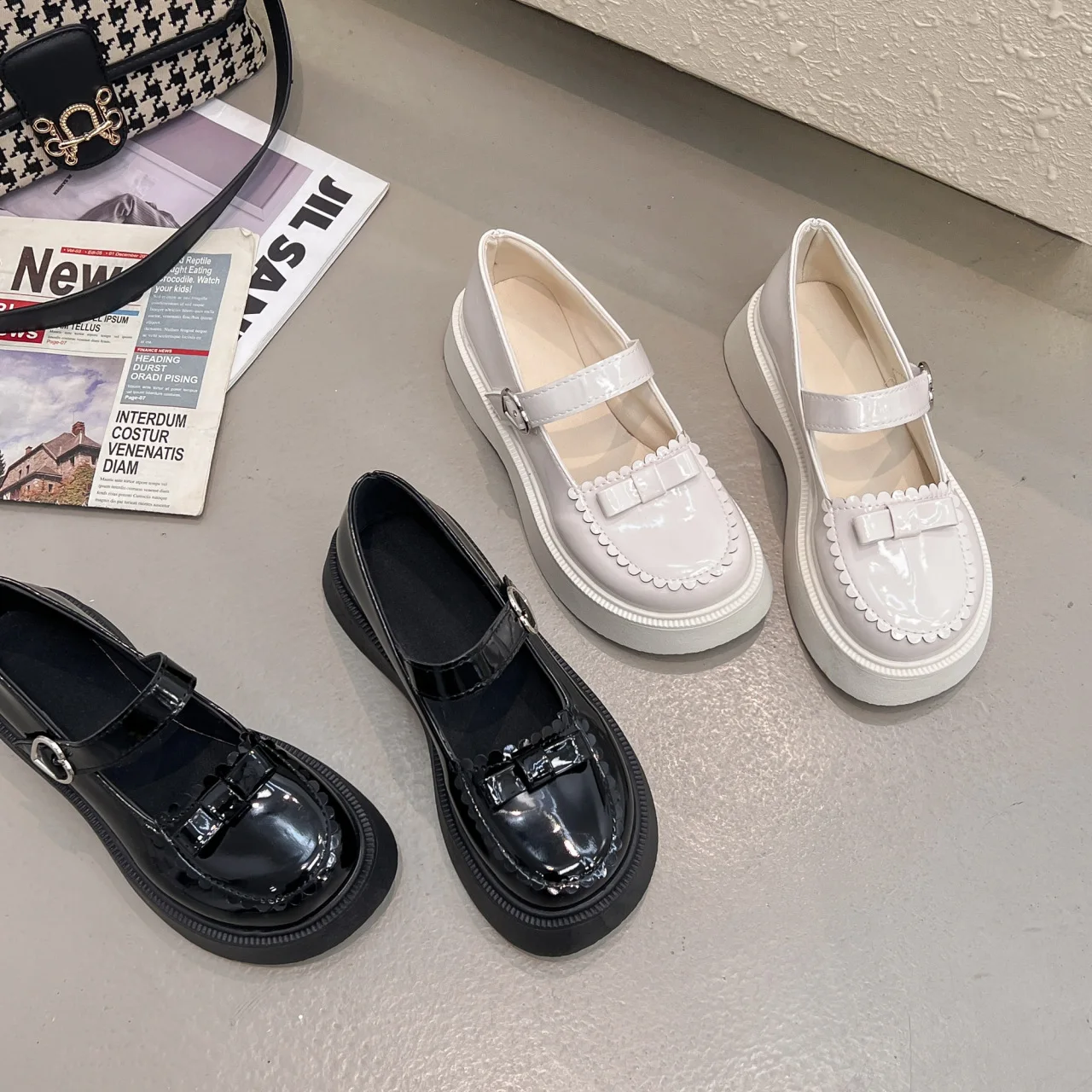 Heel Shoes for Women 2022 New Platform Shoes Kawaii Heart Buckle Lolita Shoes Uniform Bow Thick Heels Med Retro Mary Jane Shoes