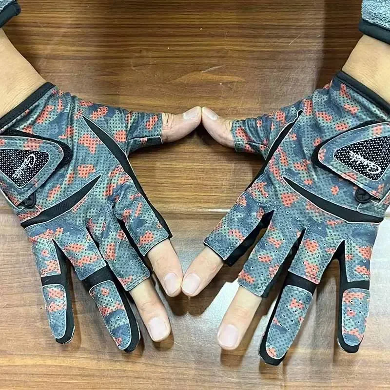1 Pair Gamakatsu Fishing Gloves Breathable 3 Fingers Cut Anti Slip Sports Gloves Carp Fishing Cycling Kayaking fishing gloves