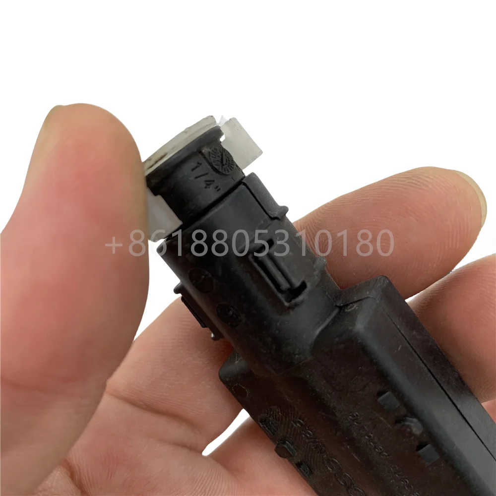 Electric heating Adblue Delivery Pipe suitable for HOWO trucks WG1034120902