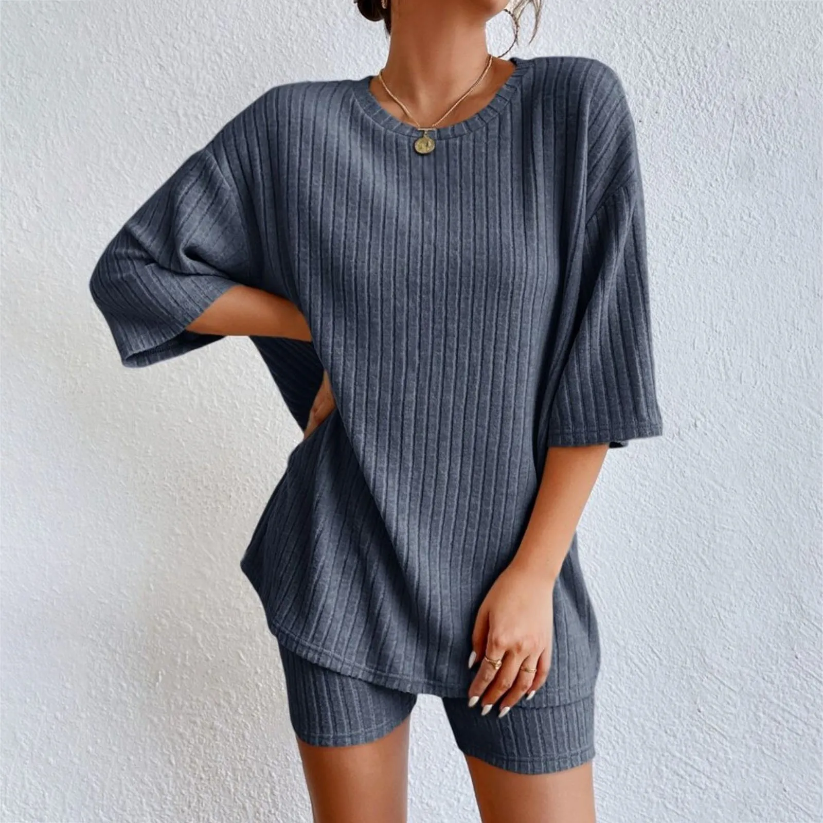 

Классический однотонный комплект из 2 предметов, женская одежда, футболка с круглым вырезом и рукавом 3/4 и популярные шорты, Классический Повседневный домашний костюм для отдыха